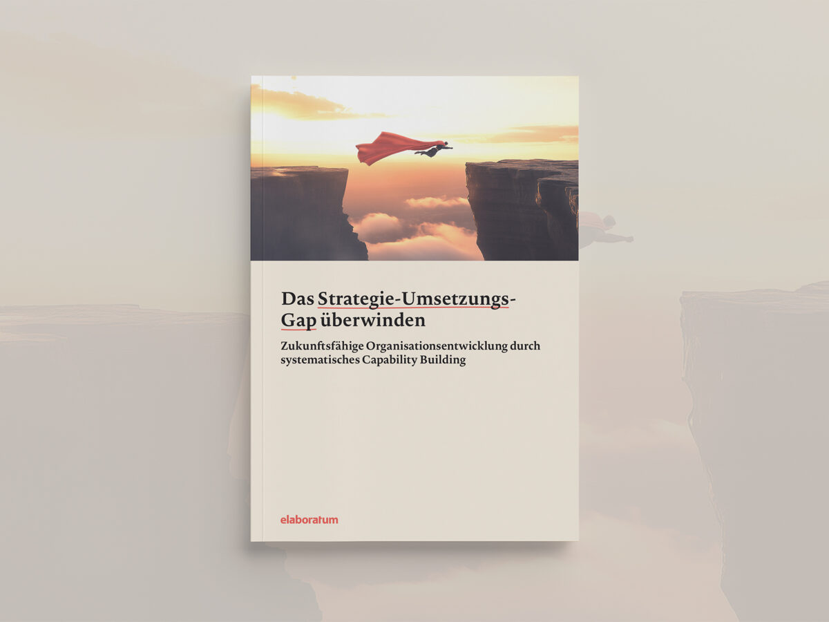 Cover des Whitepapers "Das Strategie-Umsetzungs-Gap überwinden"